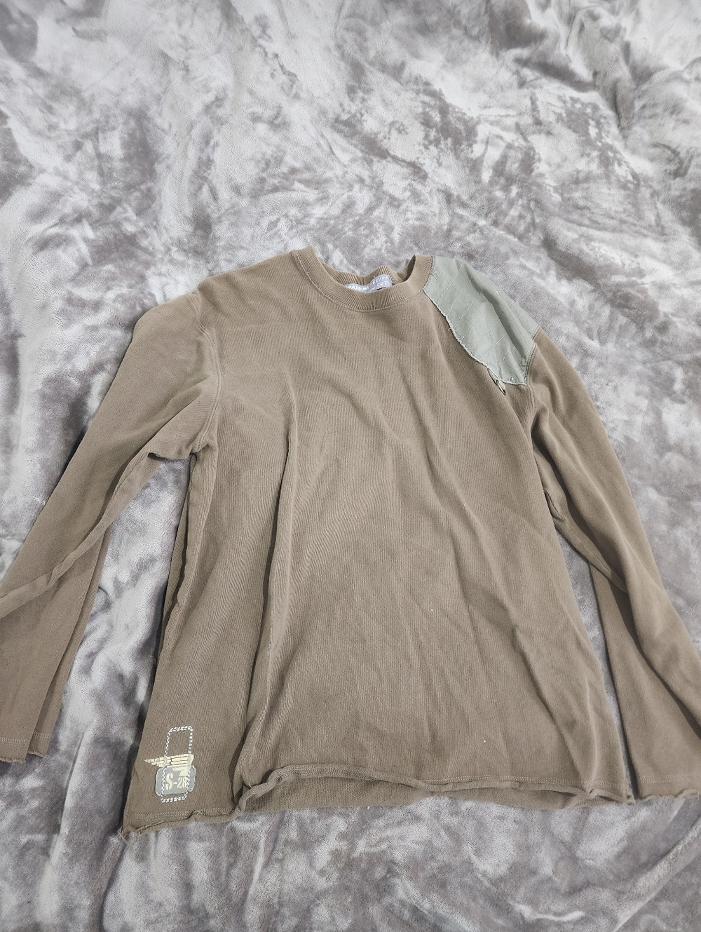 Vintage Men's Long-Sleeve Crewneck Sweater With Shoulder Patch